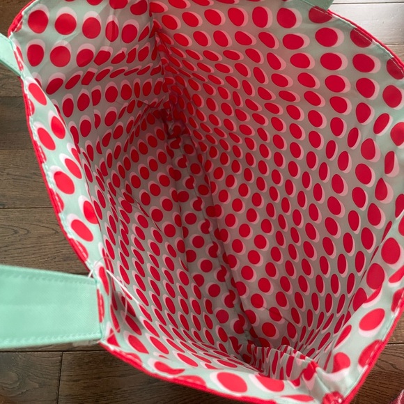 Free add-on Clinique bag - Picture 3 of 5